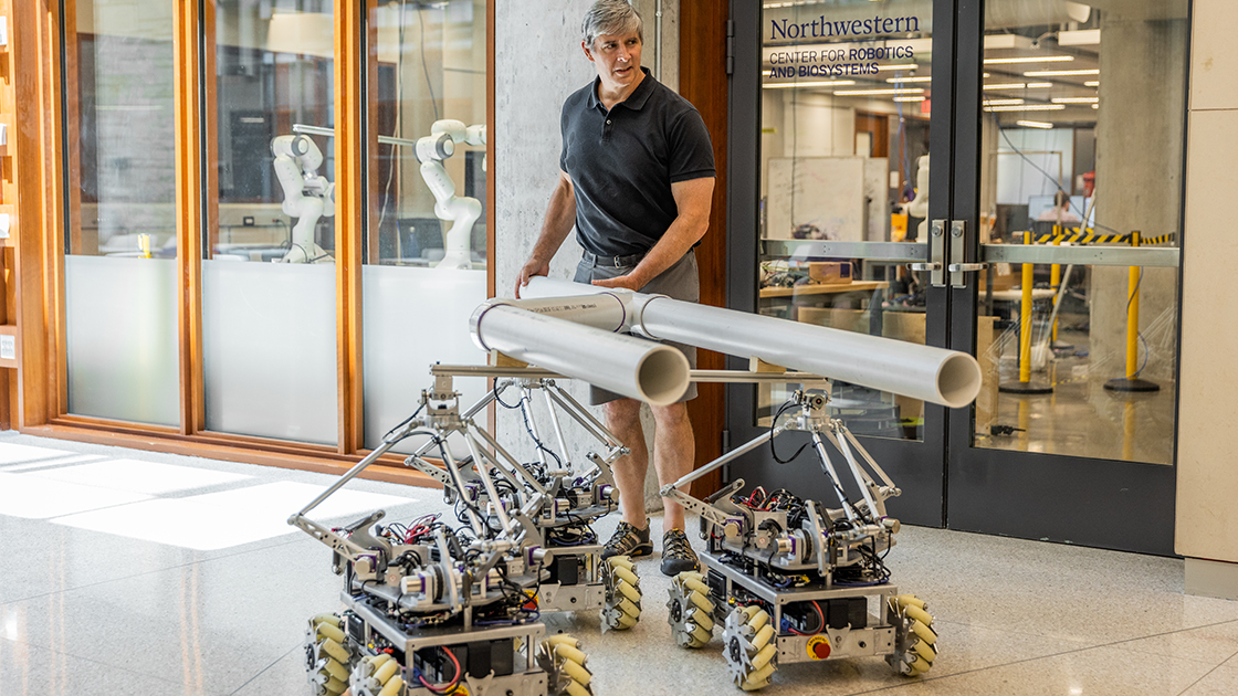 Kevin Lynch directs three mocobots